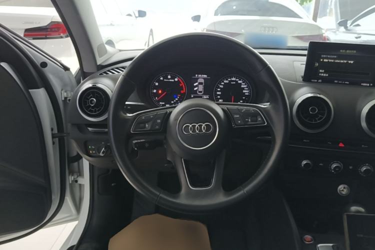 Used Audi A3 2020 Limousine 35 TFSI Fashion Edition China VI Emission Standard Steering Wheel