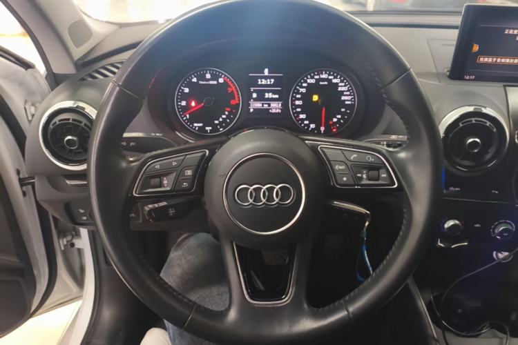 Used Audi A3 2020 Limousine 35 TFSI Fashion Edition China VI Emission Standard Steering Wheel