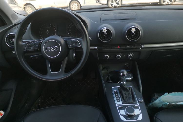 Used Audi A3 2020 Restyled Limousine 35 TFSI Ambition Version China VI Steering Wheel