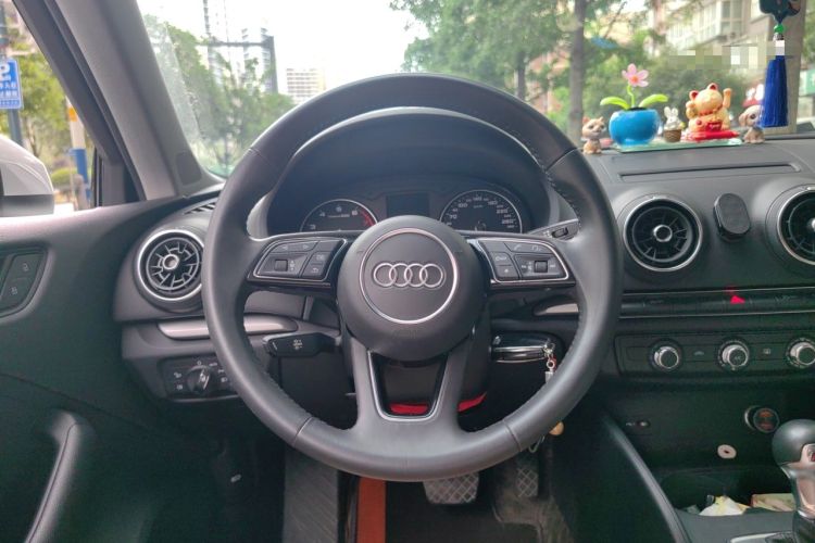 Used Audi A3 2020 Sportback 35 TFSI Ambition China VI Steering Wheel