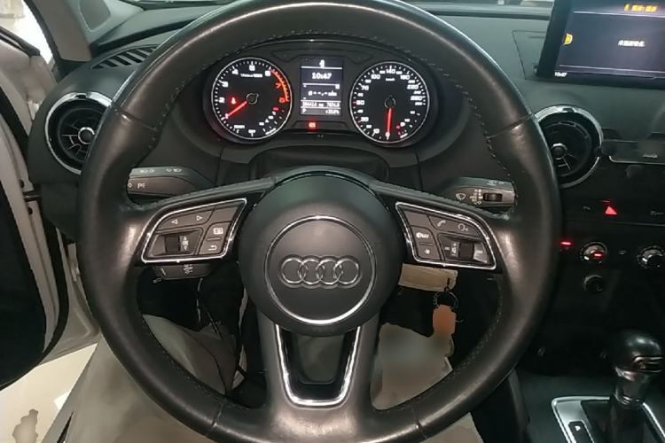 Used Audi A3 2020 Limousine 35 TFSI Fashion Edition China VI Emission Standard Steering Wheel