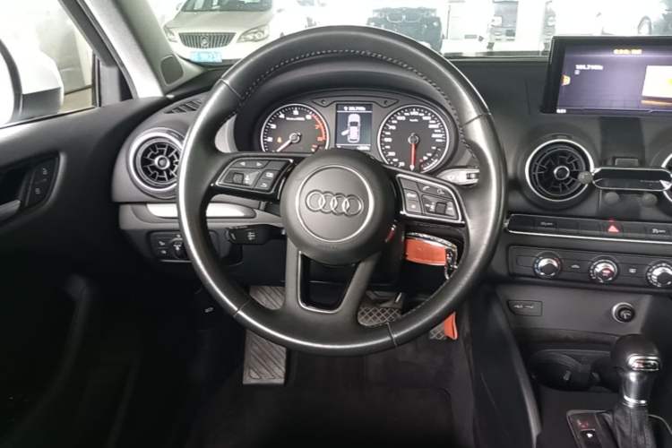 Used Audi A3 2020 Restyled Sportback 35 TFSI Entry-Level China VI Emission Standard Steering Wheel