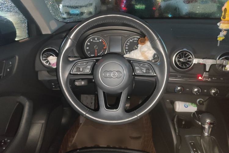 Used Audi A3 2020 Sportback 35 TFSI Ambition China VI Steering Wheel