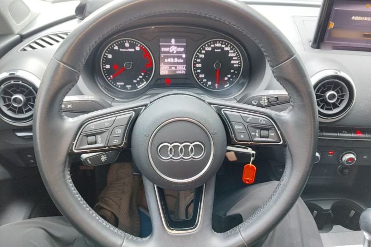 Used Audi A3 2020 Limousine 35 TFSI Fashion Edition China VI Emission Standard Steering Wheel