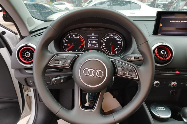 Used Audi A3 2020 Limousine 35 TFSI Fashion Edition China VI Emission Standard Steering Wheel