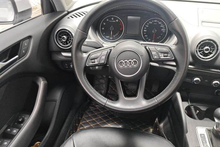 Used Audi A3 2020 Restyled Limousine 35 TFSI Ambition Version China VI Steering Wheel