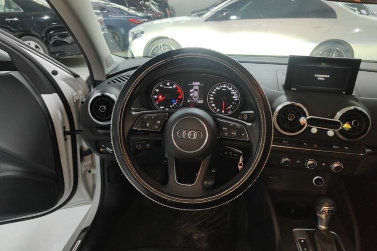 Used Audi A3 2020 Limousine 35 TFSI Fashion Edition China VI Emission Standard Steering Wheel