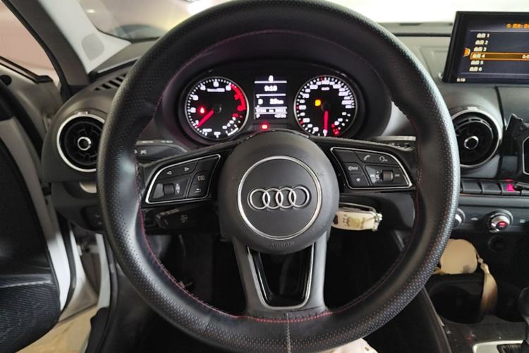 Used Audi A3 2020 Sportback 35 TFSI Ambition China VI Steering Wheel