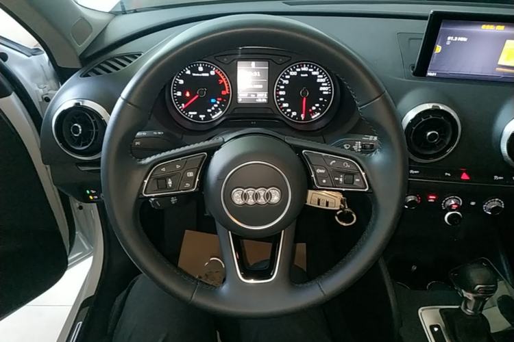 Used Audi A3 2020 Sportback 35 TFSI Fashion Edition China VI Emission Standard Steering Wheel