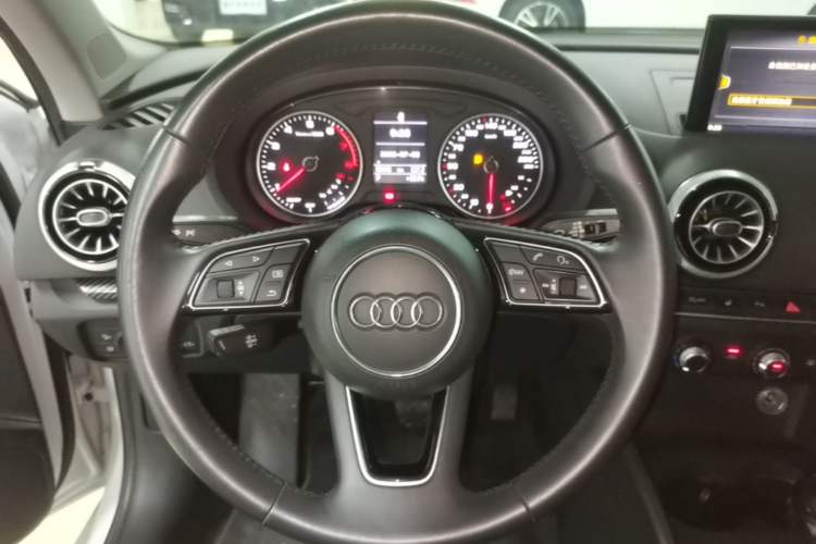 Used Audi A3 2020 Limousine 35 TFSI Fashion Edition China VI Emission Standard Steering Wheel