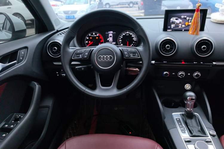 Used Audi A3 2020 Sportback 35 TFSI Ambition China VI Steering Wheel