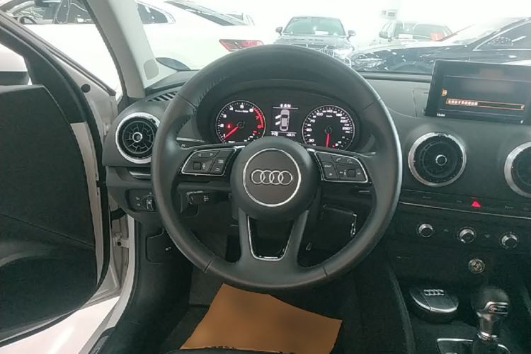 Used Audi A3 2020 Limousine 35 TFSI Fashion Edition China VI Emission Standard Steering Wheel