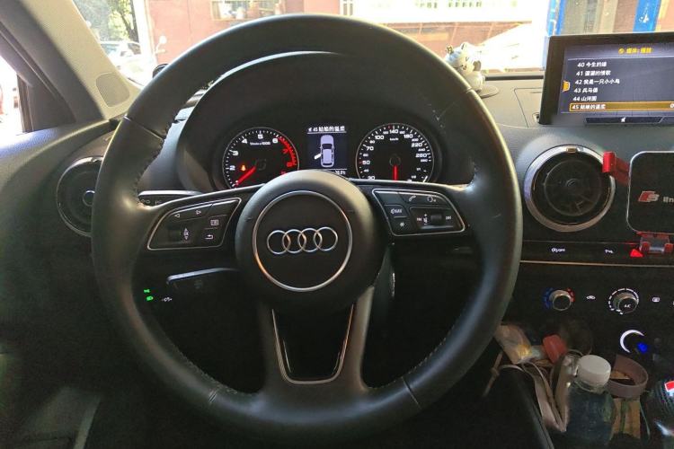 Used Audi A3 2020 Sportback 35 TFSI Fashion Edition China VI Emission Standard Steering Wheel