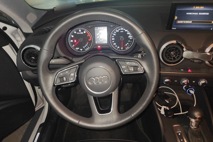 Used Audi A3 2020 Limousine 35 TFSI Fashion Edition China VI Emission Standard Steering Wheel
