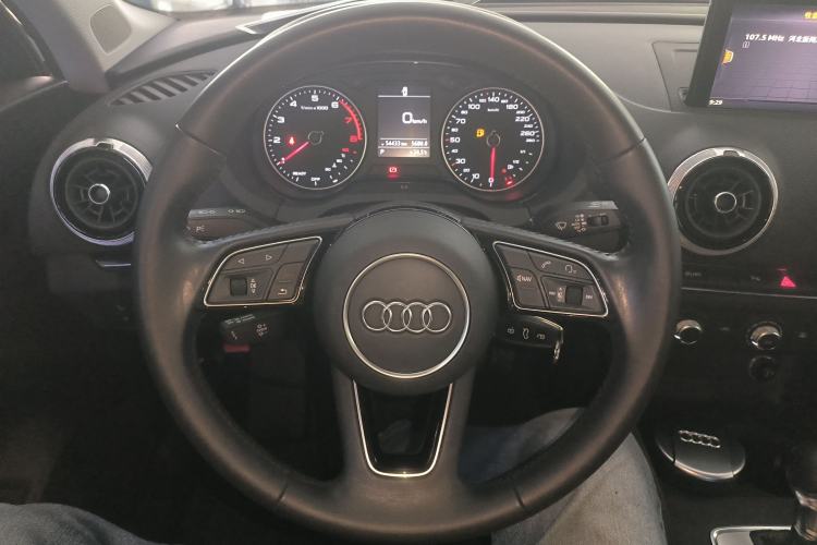 Used Audi A3 2020 Limousine 35 TFSI Fashion Edition China VI Emission Standard Steering Wheel