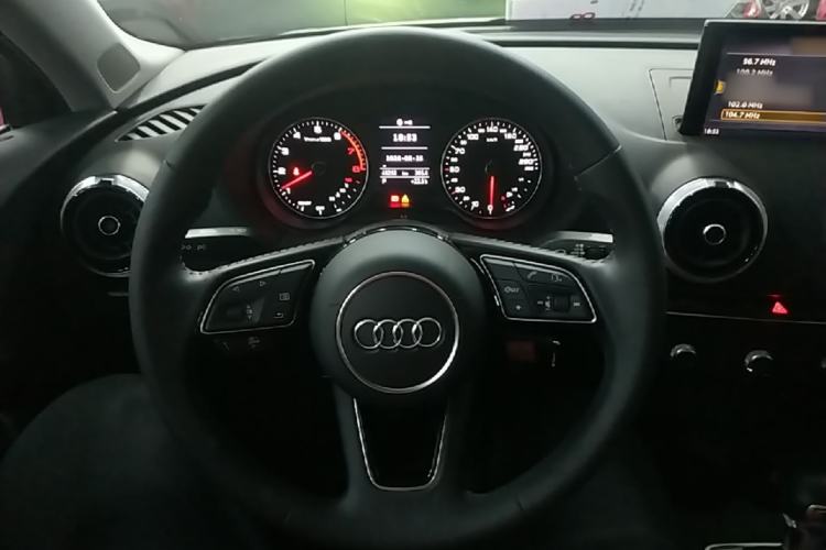 Used Audi A3 2020 Limousine 35 TFSI Fashion Edition China VI Emission Standard Steering Wheel