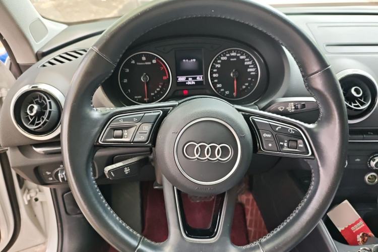 Used Audi A3 2020 Sportback 35 TFSI Fashion Edition China VI Emission Standard Steering Wheel