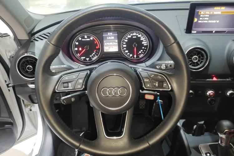 Used Audi A3 2020 Restyled Sportback 35 TFSI Entry-Level China VI Emission Standard Steering Wheel