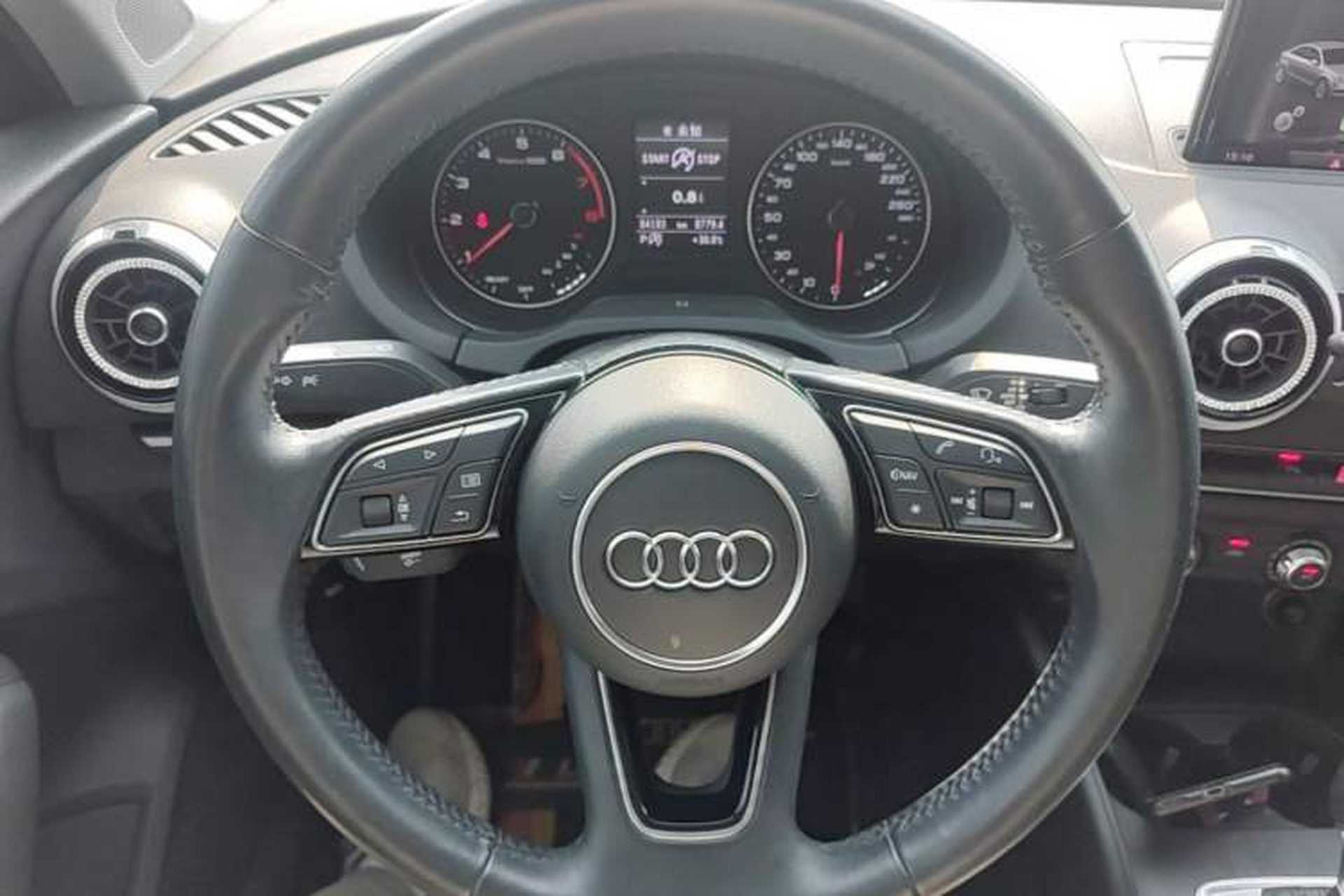 Used Audi A3 2020 Limousine 35 TFSI Fashion Edition China VI Emission Standard Steering Wheel