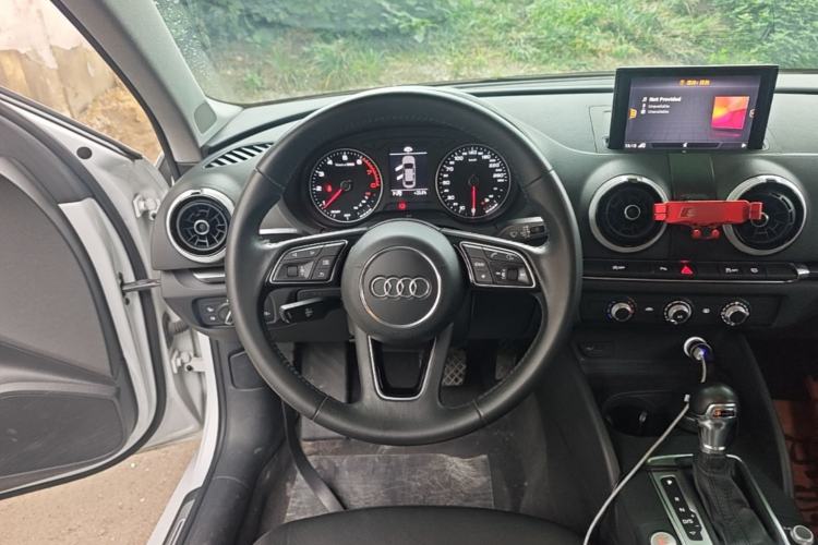 Used Audi A3 2020 Limousine 35 TFSI Fashion Edition China VI Emission Standard Steering Wheel