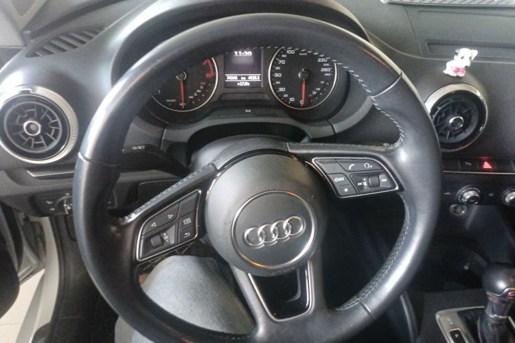 Used Audi A3 2020 Limousine 35 TFSI Fashion Edition China VI Emission Standard Steering Wheel