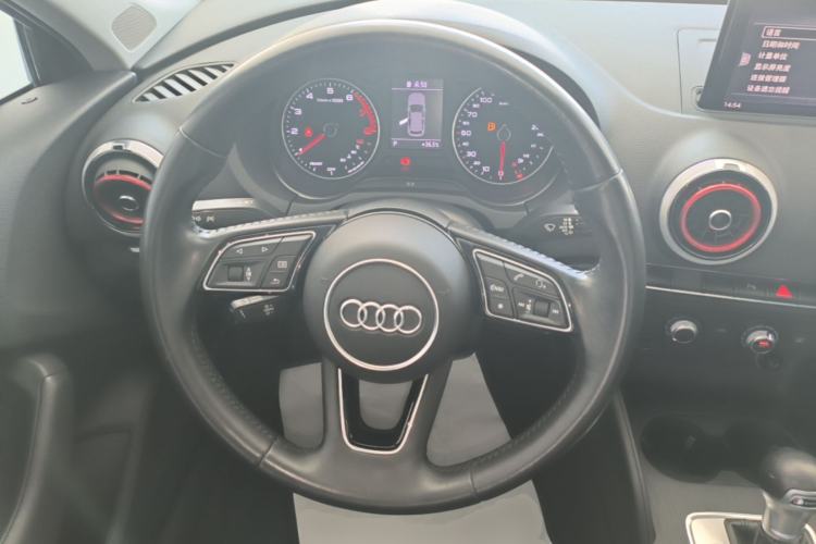 Used Audi A3 2020 Sportback 35 TFSI Fashion Edition China VI Emission Standard Steering Wheel