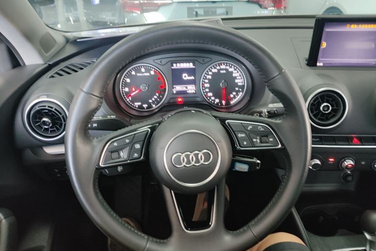 Used Audi A3 2020 Restyled Limousine 35 TFSI Ambition Version China VI Steering Wheel