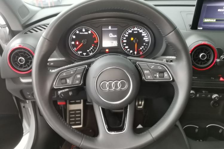 Used Audi A3 2020 Sportback 35 TFSI Style Edition China VI Emission Standard Steering Wheel