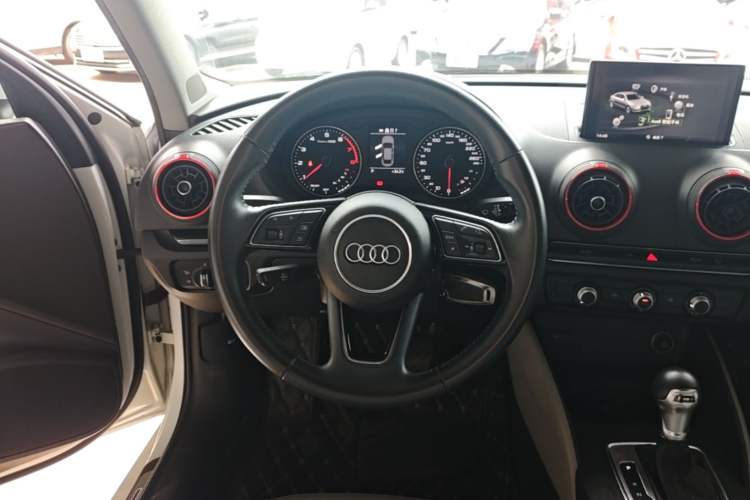 Used Audi A3 2020 Limousine 35 TFSI Fashion Edition China VI Emission Standard Steering Wheel