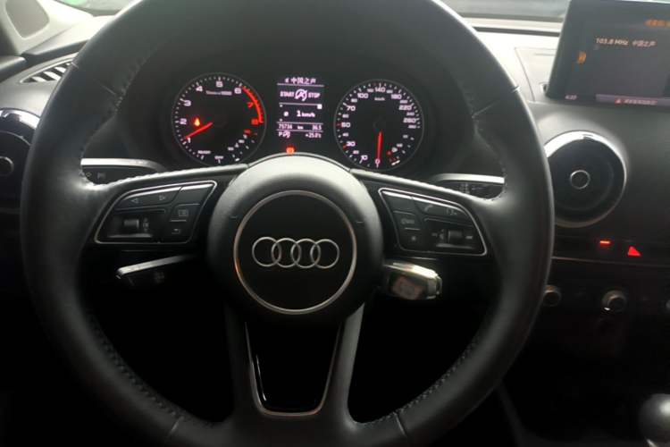 Used Audi A3 2020 Limousine 35 TFSI Fashion Edition China VI Emission Standard Steering Wheel