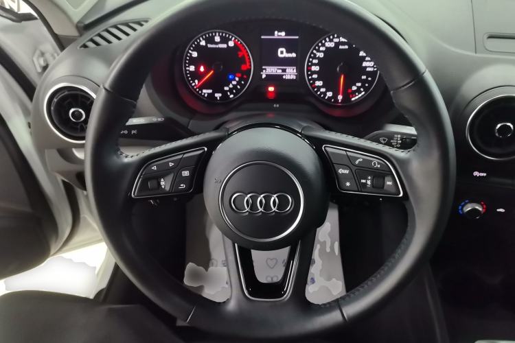Used Audi A3 2020 Restyled Sportback 35 TFSI Entry-Level China VI Emission Standard Steering Wheel