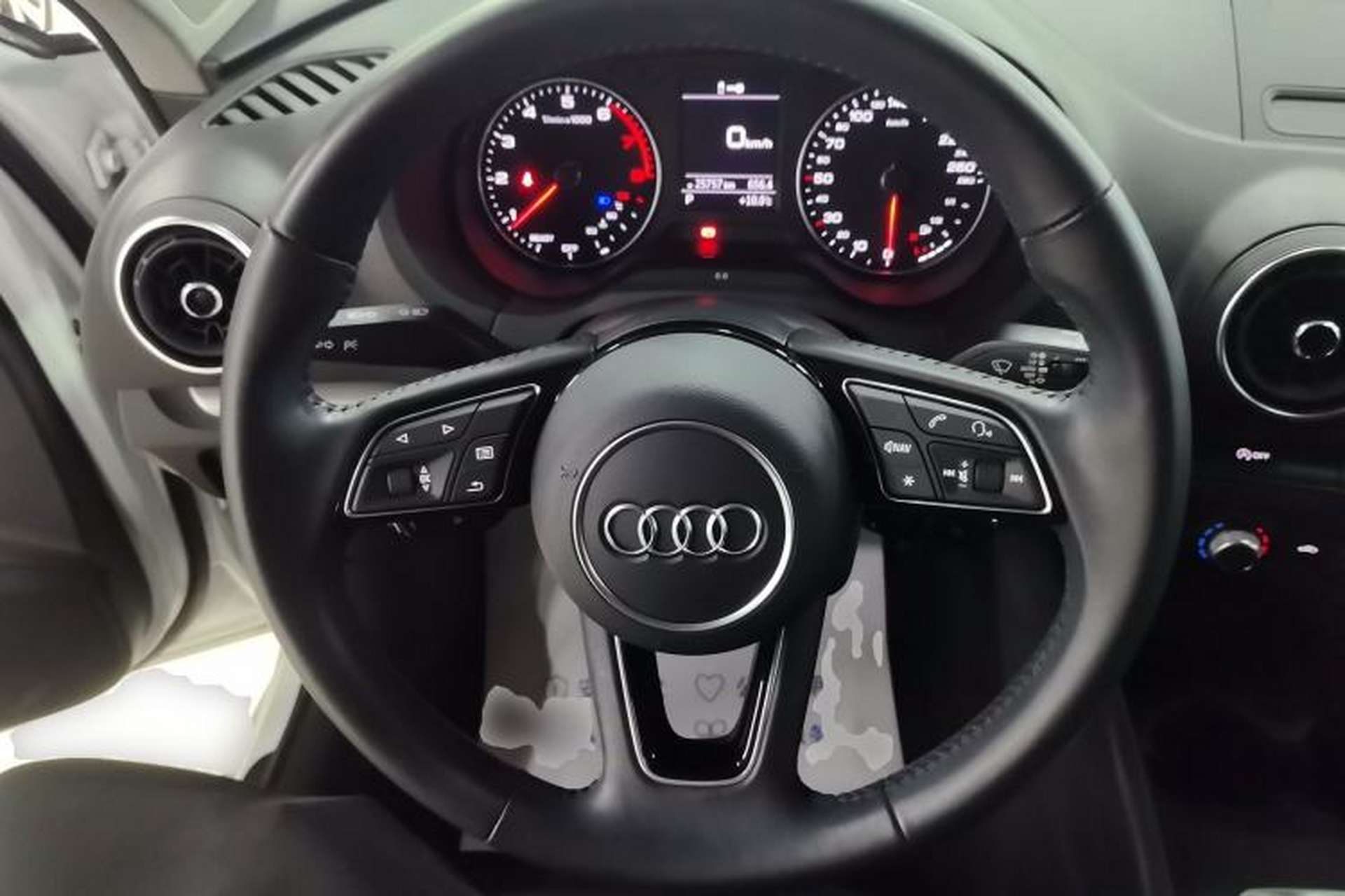 Used Audi A3 2020 Restyled Sportback 35 TFSI Entry-Level China VI Emission Standard Steering Wheel