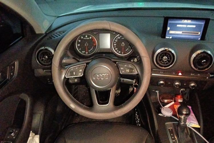 Used Audi A3 2020 Limousine 35 TFSI Fashion Edition China VI Emission Standard Steering Wheel