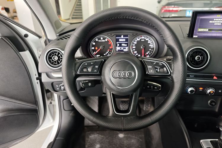 Used Audi A3 2020 Restyled Limousine 35 TFSI Ambition Version China VI Steering Wheel