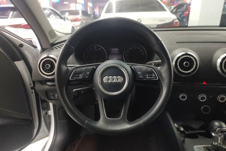 Used Audi A3 2020 Limousine 35 TFSI Fashion Edition China VI Emission Standard Steering Wheel