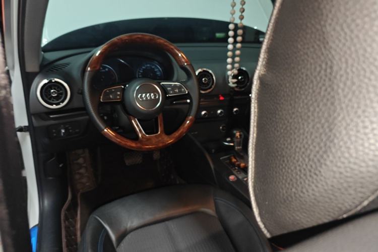 Used Audi A3 2020 Sportback 35 TFSI Fashion Edition China VI Emission Standard Steering Wheel