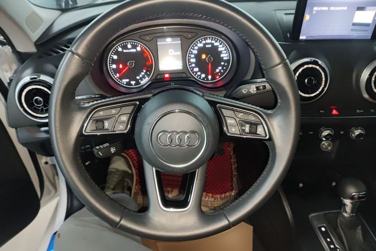 Used Audi A3 2020 Limousine 35 TFSI Fashion Edition China VI Emission Standard Steering Wheel