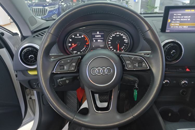 Used Audi A3 2020 Sportback 35 TFSI Fashion Edition China VI Emission Standard Steering Wheel
