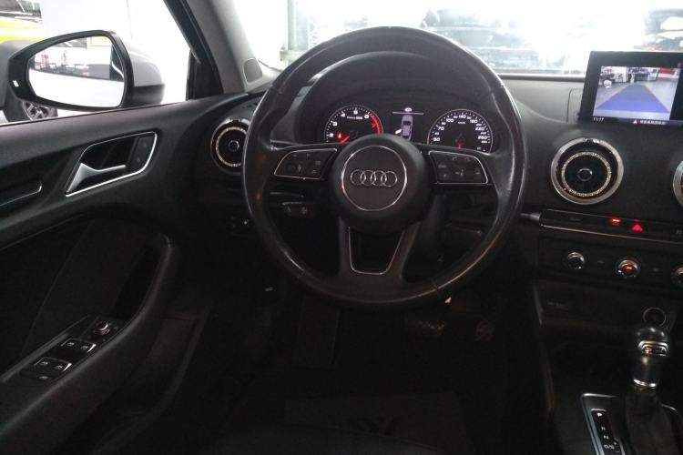 Used Audi A3 2020 Limousine 35 TFSI Fashion Edition China VI Emission Standard Steering Wheel