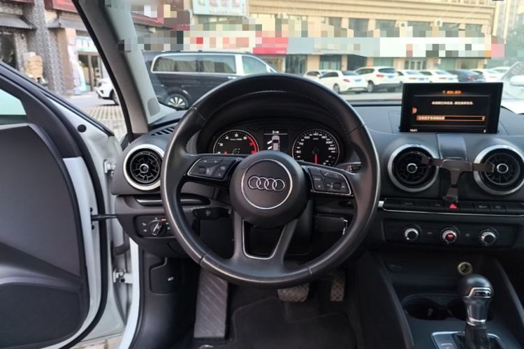 Used Audi A3 2020 Limousine 35 TFSI Fashion Edition China VI Emission Standard Steering Wheel