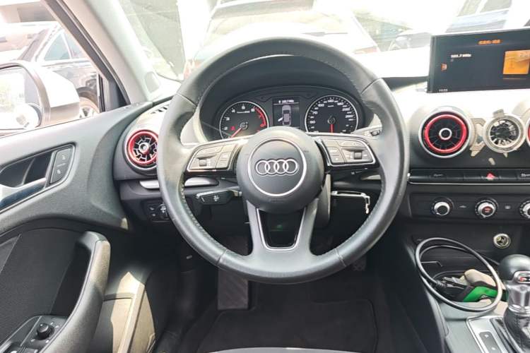 Used Audi A3 2020 Restyled Limousine 35 TFSI Ambition Version China VI Steering Wheel