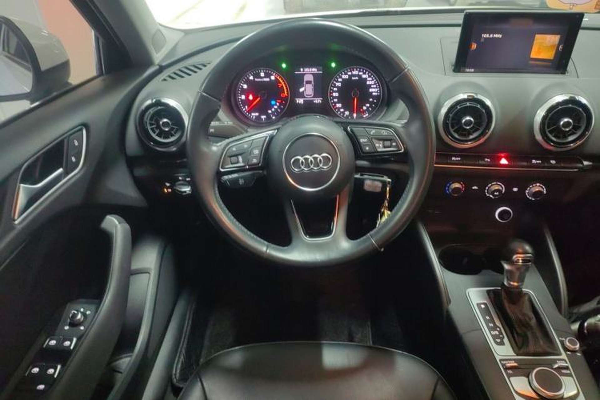 Used Audi A3 2020 Sportback 35 TFSI Fashion Edition China VI Emission Standard Steering Wheel