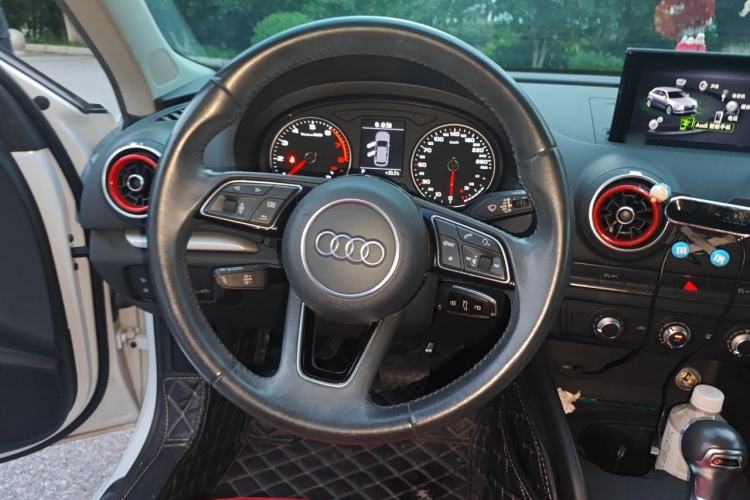 Used Audi A3 2020 Restyled Sportback 35 TFSI Entry-Level China VI Emission Standard Steering Wheel