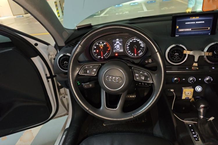 Used Audi A3 2020 Limousine 35 TFSI Fashion Edition China VI Emission Standard Steering Wheel