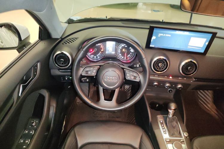 Used Audi A3 2020 Sportback 35 TFSI Fashion Edition China VI Emission Standard Steering Wheel