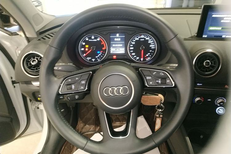 Used Audi A3 2020 Restyled Sportback 35 TFSI Entry-Level China VI Emission Standard Steering Wheel