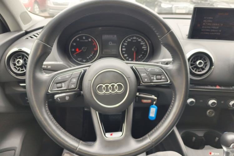 Used Audi A3 2020 Limousine 35 TFSI Fashion Edition China VI Emission Standard Steering Wheel