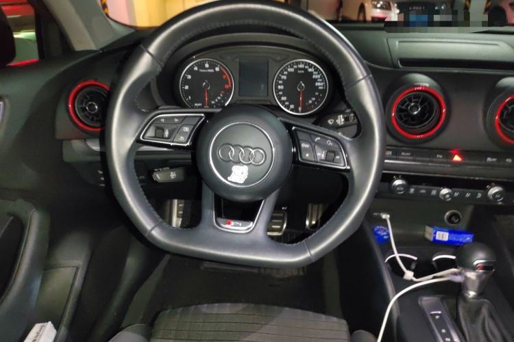 Used Audi A3 2020 Limousine 35 TFSI Sporty Version China VI Steering Wheel