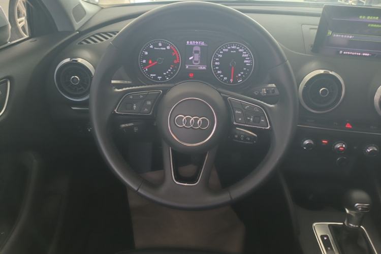 Used Audi A3 2020 Limousine 35 TFSI Fashion Edition China VI Emission Standard Steering Wheel