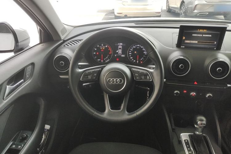 Used Audi A3 2020 Restyled Sportback 35 TFSI Entry-Level China VI Emission Standard Steering Wheel